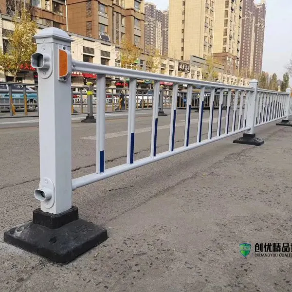 热镀锌道路护栏市政交通安全设施公路隔离栏交警护栏