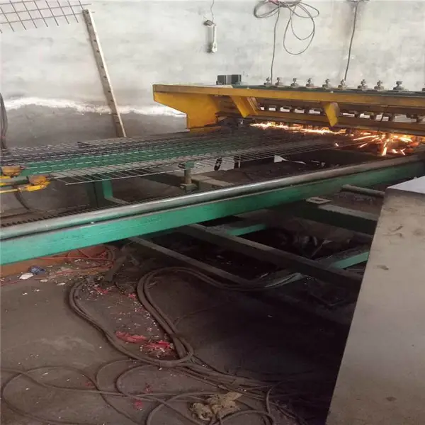 镀锌方格铁丝网 建筑钢筋铁丝网供应 工地用铁丝网片厂家旺俊