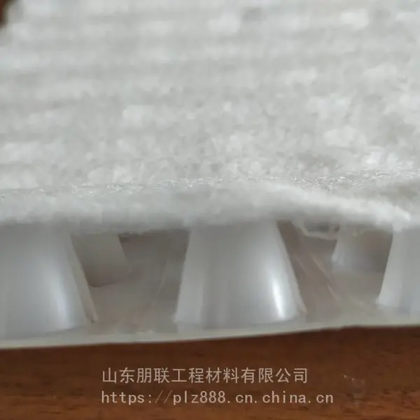 供应陕西14高分子防护排水异形片自粘土工布