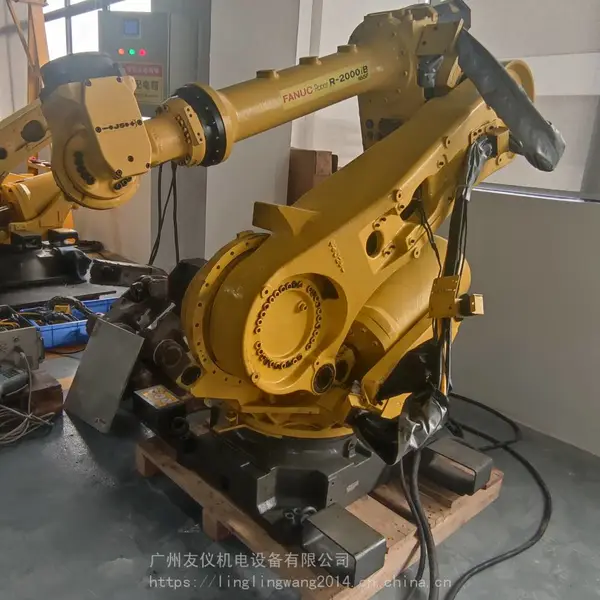 ά��R-2000ib/220US���ǿƻ�����ײ������
