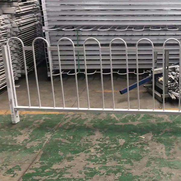 桥梁道路护栏 热镀锌防撞护栏 公路安全防护栏支持设计