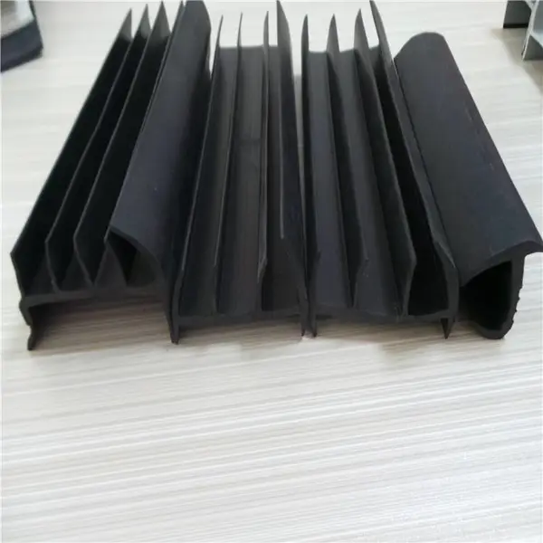 ��Ԫ�ұ����෢��һ�������ܷ���EPDM��ײ�����Ŵ�Ļǽ����