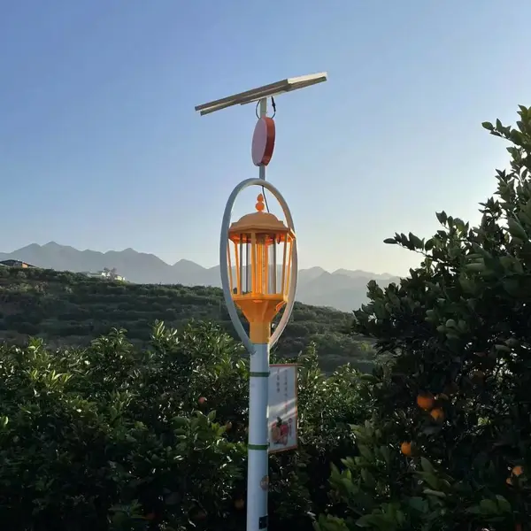 自动清虫太阳能杀虫灯,提高杀虫效果,保障网丝清洁