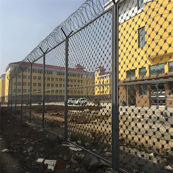 太阳花带刺隔离网 防止人员攀爬 用于停车场机场河道两侧