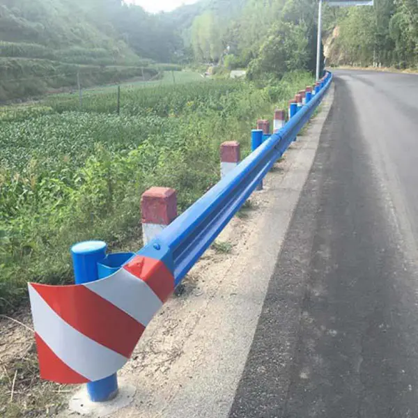 镀锌护栏板厂家 喷塑护栏板批发部 昆明高速防撞护栏板厂