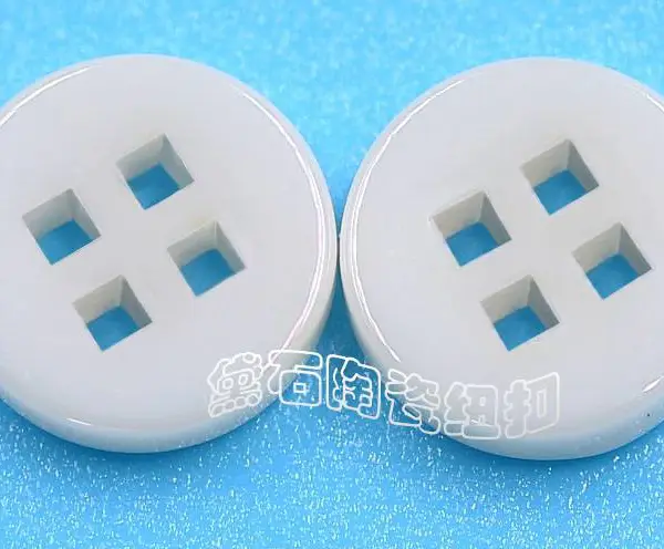方形孔陶瓷纽扣 新作风尚服装辅料