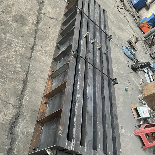 张家口 混凝土围墙板模具实物展示 变电站 插板式水泥围墙模板 京伟