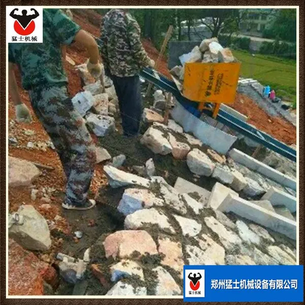 猛士起重机械 斜坡上料爬山虎 建筑工程机械爬山虎 大量现货