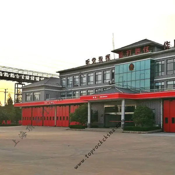 车库大门 消防站车库门 折叠门***顶石门业