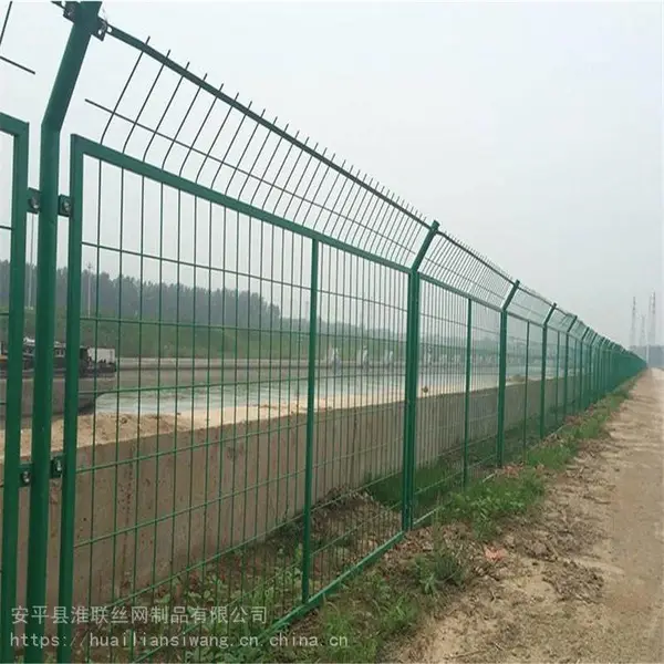 高速隔离护栏网 圈地绿色围栏网 机场防攀爬防护网