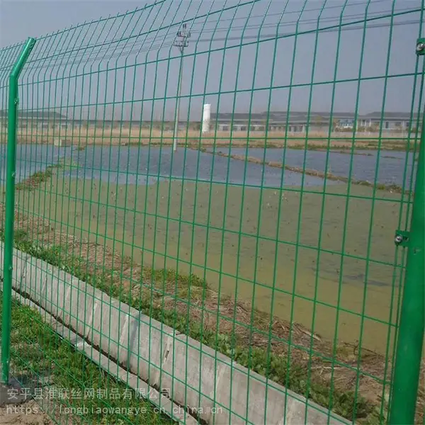 河道扁铁框架护栏 75*150标准网孔隔离栅围栏 水库封闭网围栏