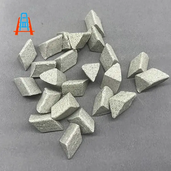 棕刚玉研磨块研磨石抛磨块抛磨石菱形石研磨材料斜三角棕刚玉磨料