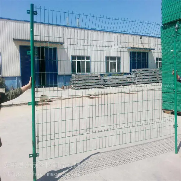 双边丝圈地护栏网高速公路围网浸塑铁丝网围栏