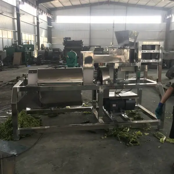 杨梅打浆机工业用黄梨苹果破碎果汁机工业级榨汁机黑蒜螺旋压榨机