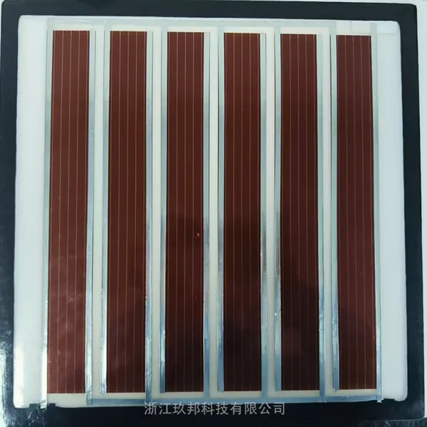 柔性钙钛矿太阳能组件 255×240/255×120mm 薄膜光伏板 弱光发电 可定制