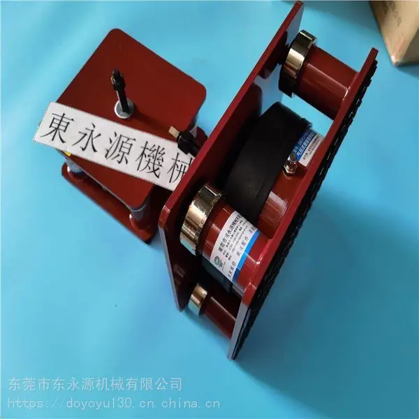 锦德莱冲床隔震垫,台州绣花机器防震胶,吸塑冲床防震脚找东永源