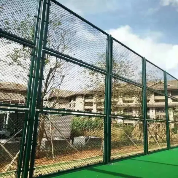 供应足球场地围网生产厂家 体育围网生产厂家