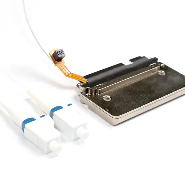 ��Ŵ��� Accelink DCO-Build-in EDFA �����ڸ߱�����ת����