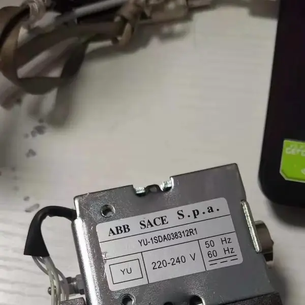 供应E系列空气开关 框架断路器配件 欠压线圈 电动操作机构 分励线圈