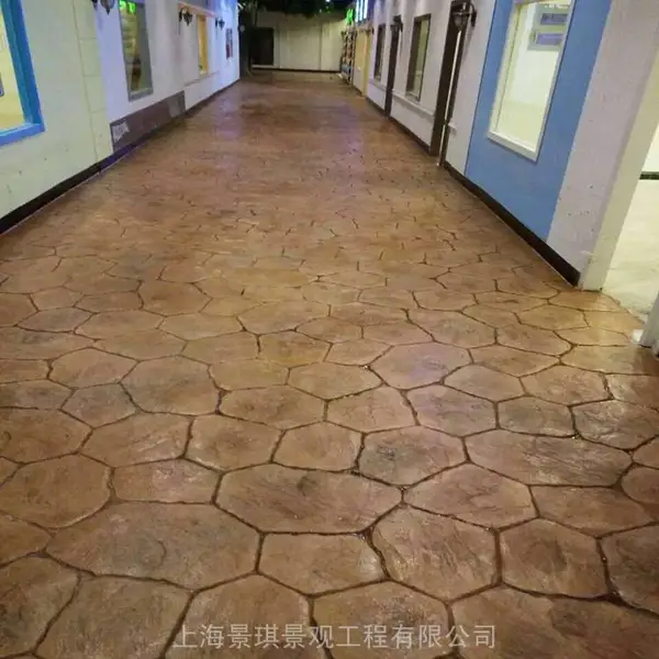 云南混凝土压模模具|西双版纳小方砖压模路面景区应用