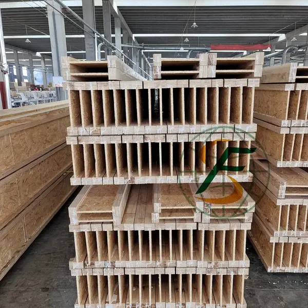 工厂生产木质工字梁(I-joist)工字梁是木结构建筑中主要的楼板承重构件