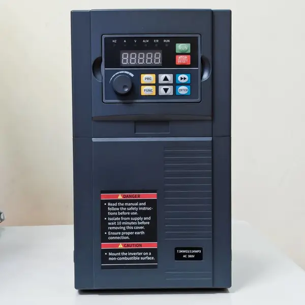 ɽ �� LD720-11G3/15P3��������Ƶ�� 11KW�����������