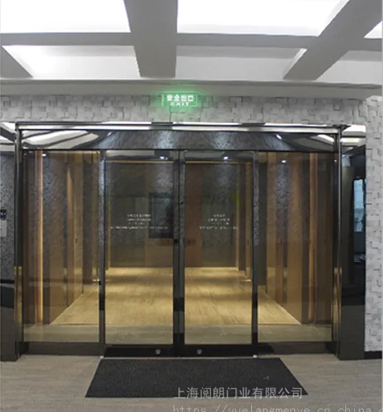 大玻璃门采用加厚钢化玻璃美观与安全性相结合,适用于多种建筑