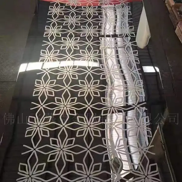 电梯门不锈钢蚀刻板 不锈钢电梯门套订做 防盗门花蚀刻板 ***定制