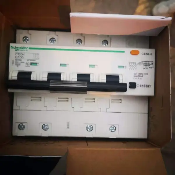 ʩ�͵�С�Ͷ�·��C120H 1P C63A/�տ�-�����+΢��©��