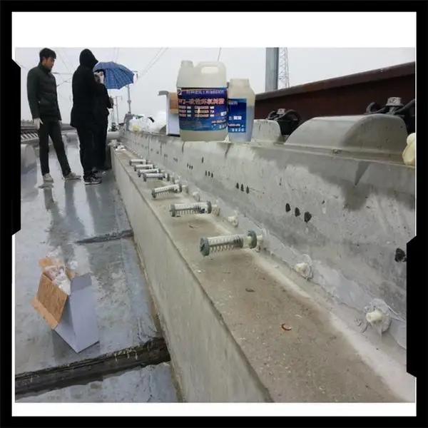 天津塘沽区裂缝灌缝胶 屋顶裂缝水泥地面道路裂缝修补混凝土表面裂缝注射胶