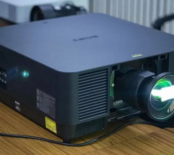 索尼工程投影机维修站-SONY 3LCD灯泡 北京投影仪专业维修中心