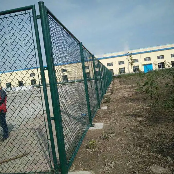 内蒙古包头体育场铁丝网球场围栏足球护栏网勾花网篮球场围栏网球场围网