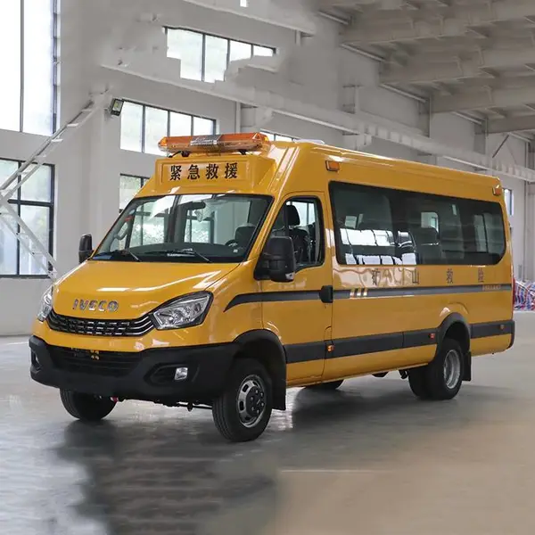 依维柯气防车 小型救险车 移动化工指挥车 消防救援车