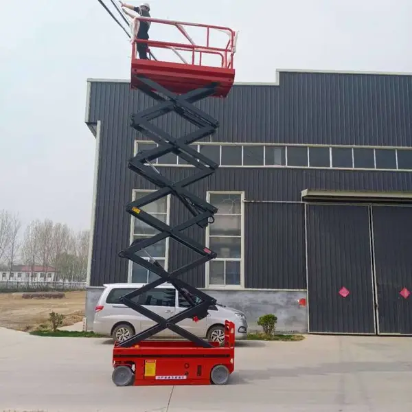 广饶全自行剪叉移动升降机户外高空作业室内检修液压车载剪刀式遥控车