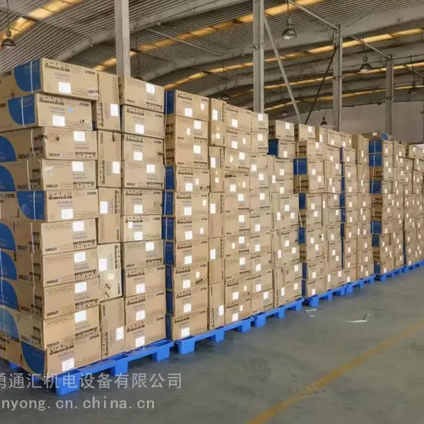约克中央空调 空气能冷热水机空调地暖一体YVAG008RS