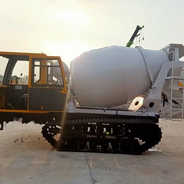 链轮式混凝土罐车 履带式混凝土罐车 小型混凝土搅拌车