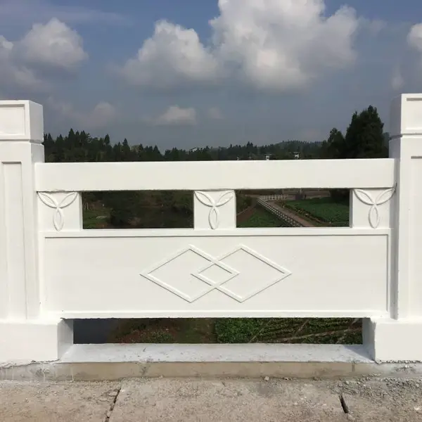 成都金堂金龙镇不锈钢复合式仿石栏杆,驰升铸造石喷砂护栏,铁艺栏杆