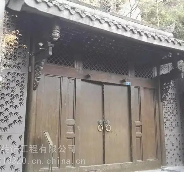 四川仿古门窗博古架厂家中式隔断防腐木花箱实木雀替
