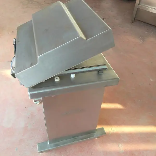 A熟食鱿鱼包装机 烧肉真空包装机 小型封口机贴体型