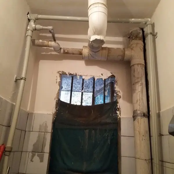 绵阳马桶水箱漏水维修.水***漏水维修.下水管道堵塞疏通.蹲便池疏通维修.水管漏水维修