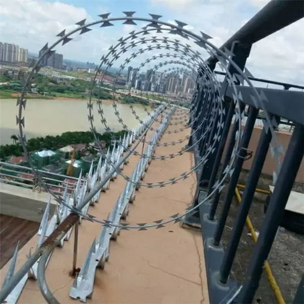 铁路滚笼价格-铁路专用刺丝滚笼-镀锌刺丝滚笼