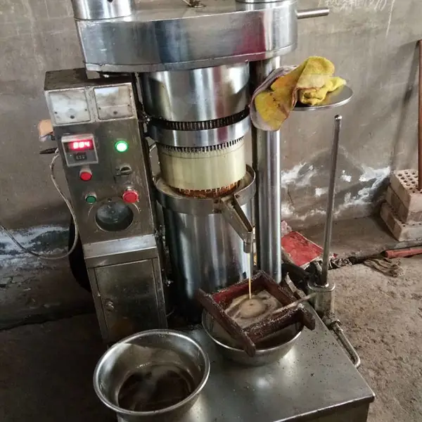 十堰液压榨油机品牌***新式大豆液压榨油机香油机液压榨油机