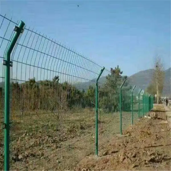 无锡高速公路护栏网 圈地护栏网厂家 红河养殖护栏网