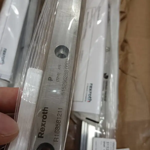 Rexroth力士乐滑块R18243232X,金属重切削机床用滚柱型