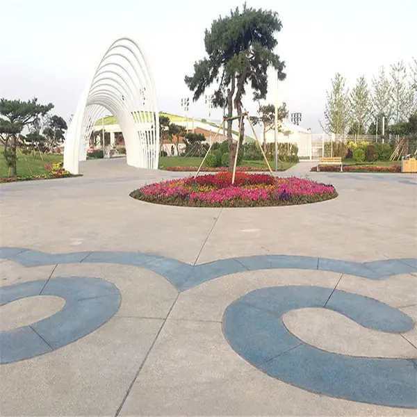 C30砾石混凝土聚合物地面材料批发商彩色洗砂路面