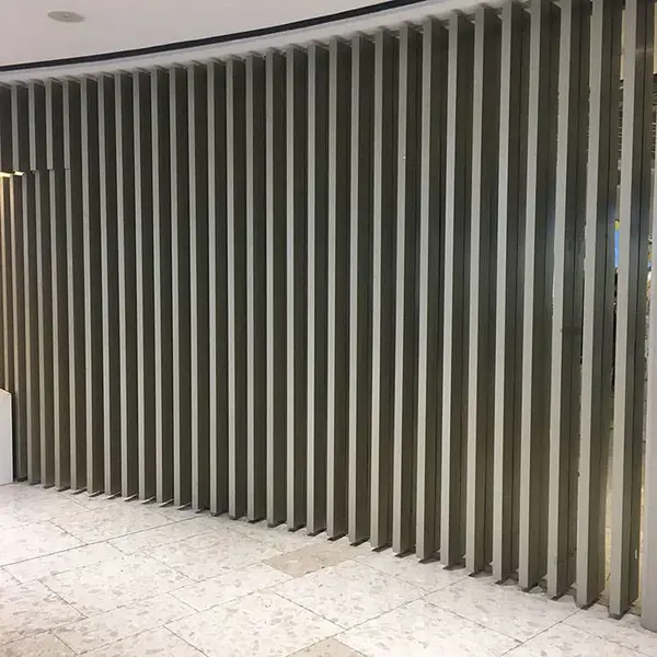 供应墙面隔断铝方通 50x150木纹铝格栅厂家