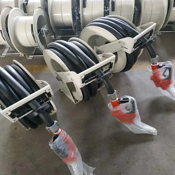 供应淄博龙威牌20米自动回位卷管器