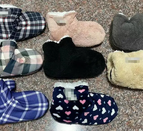 Indoor slippers 地板鞋