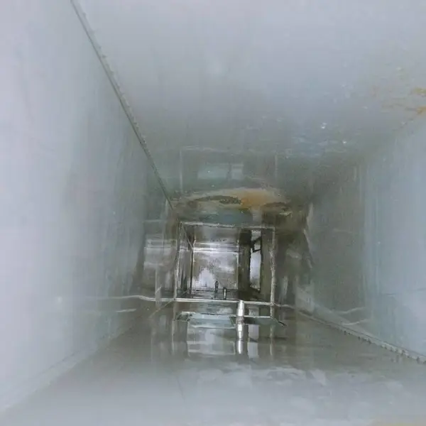 西安仿古景区特色小吃铺,油烟管道温和防护清洗保护古风装修结构
