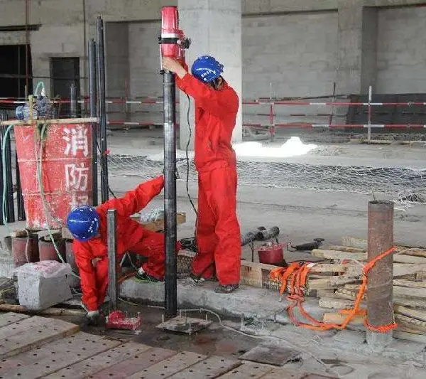 供应南京市水钻打排孔切割,台钻破碎拆除,电镐风镐破碎拆除,专业切割